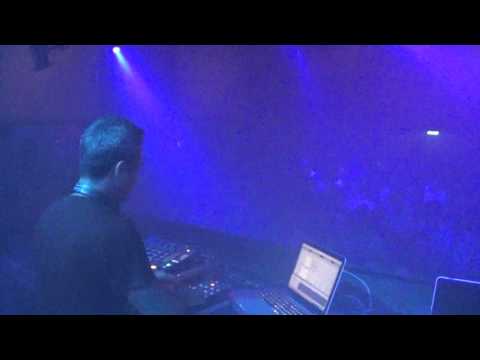 Ash Roy live @ Sugarfactory, Amsterdam with percussion 2015