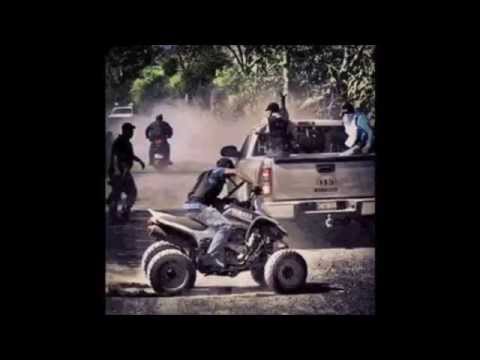 Los Traviezos De La Sierra Saludando A Un Amigo