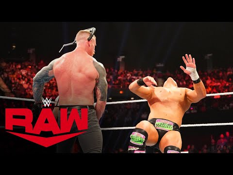 Dexter Lumis gets his head squeezed in a vice grip on Raw