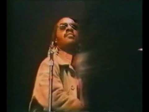 Bite Your Lip (Get Up and Dance) - Elton John ft. Stevie Wonder - Live at Wembley 1977