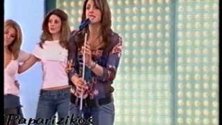 Helena Paparizou - M&#39; Agaliazi To Skotadi (Darkness Embraces Me) (Live)