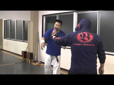 【変則蹴り】防御意識を逆手に取る内廻し蹴り