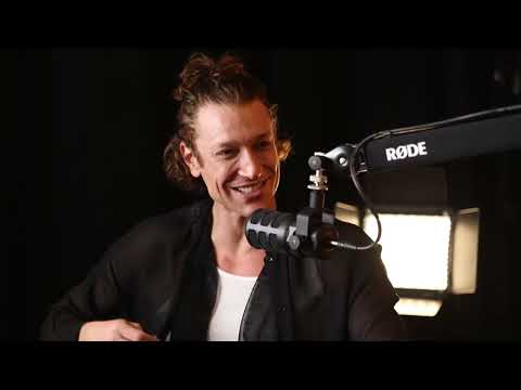 Busenfreundin #348: Burning for Belonging I with actor Daniel Donskoy