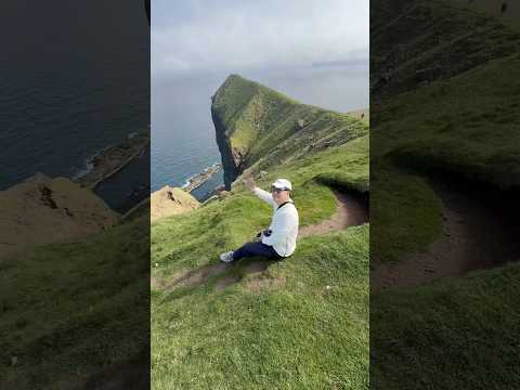 Hiking to Kallur Lighthouse in Kalsoy, Faroe Islands #kallurlighthouse #kalsoy #faroeislands
