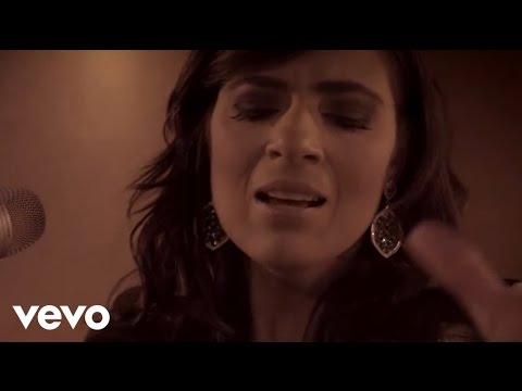 Fernanda Brum - O Que Tua Glória Fez Comigo (Official Music Video)