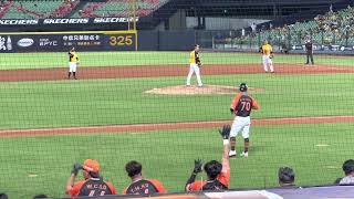 [分享] 統一休息室跳統一尚勇