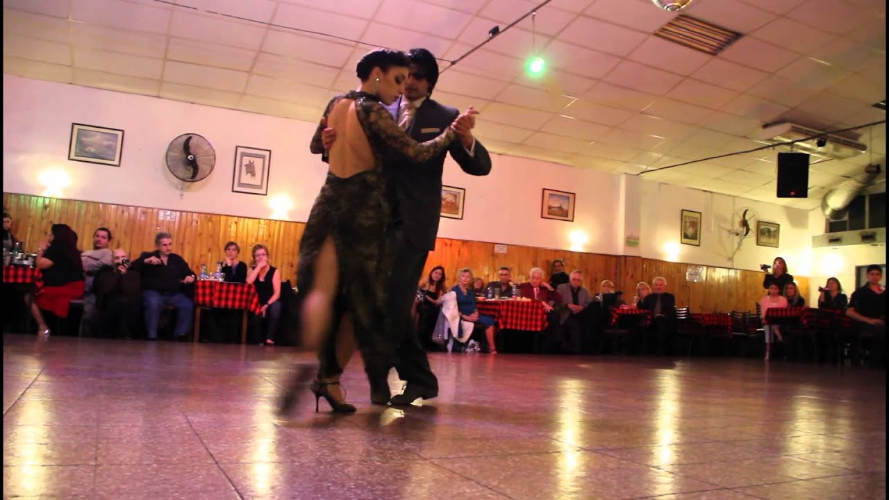 CRISTIAN CORREA Y MANUELA ROSSI EN LA BALDOSA (LA MARIPOSA)