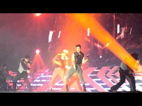 [FANCAM] 120922 SMTown Jakarta TVXQ - RISING SUN
