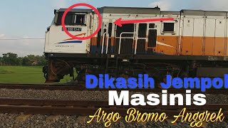 preview picture of video 'Dikasih Jempol sama masinis ka Argo bromo anggrek'
