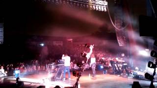 Chvrches - Strong Hand (Columbus, 6-10-14 with thunder/lightning!!!)