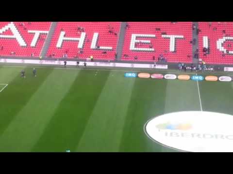 Los jugadores del Athletic Club calientan antes del choque copero ante el Villarreal