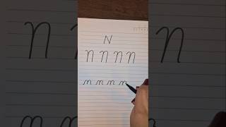 Letra cursiva N #educativo #letracursiva #caligrafia #escola #educação #atividadepedagógica #abcd