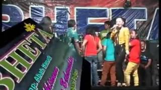 Download lagu Isyarat Cinta Gerry Mahesa & Rena KDI mp3