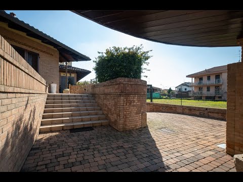 Villa trifamigliare a San Pietro Mosezzo