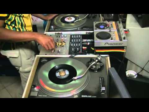 Mix Reggae Session Roots - Selecta Douroots