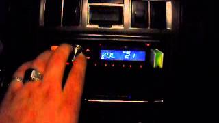 preview picture of video 'Звучание штатных динамиков Hyundai Coupe 2003 года (вироизоляция)'