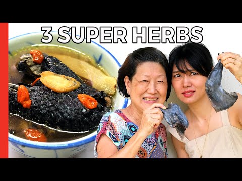 Black Chicken Soup?! Momβs Chinese Herbal Recipe - (5 Ingredients!)