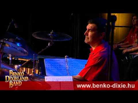 I Wonder Who's Kissing Her Now - BENKO DIXIELAND BAND