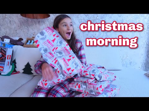 CHRISTMAS MORNING OPENING PRESENTS!