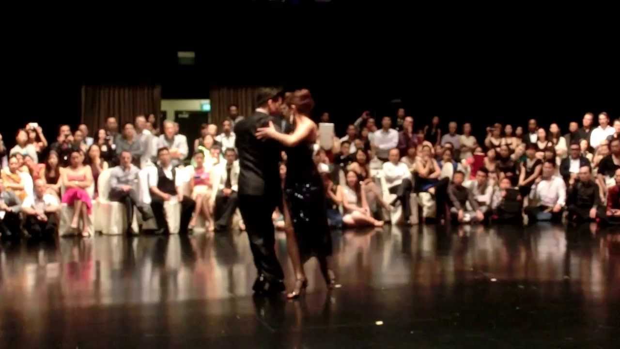 Sebastian Achaval & Roxana Suarez - Tus Palabrsa y La Noche - Carlos Di Sarli 1 of 3