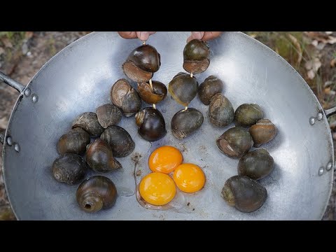 Delicious Crispy Snail Cooking / Deep Fried Field Snail / Eating Snail with Chili Sauce