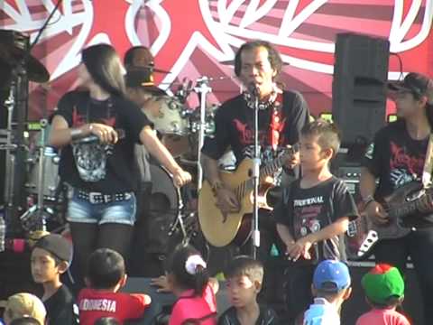 Utami Dewi Fortuna fea Shodiq - Ngidam Jemblem, Netral (PDSI) Monata 2014