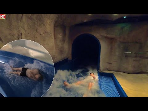 Blaue Röhrenrutsche im Titania Neusäß | Black Hole + Crazy River | Lichteffekte und Wasservorhang