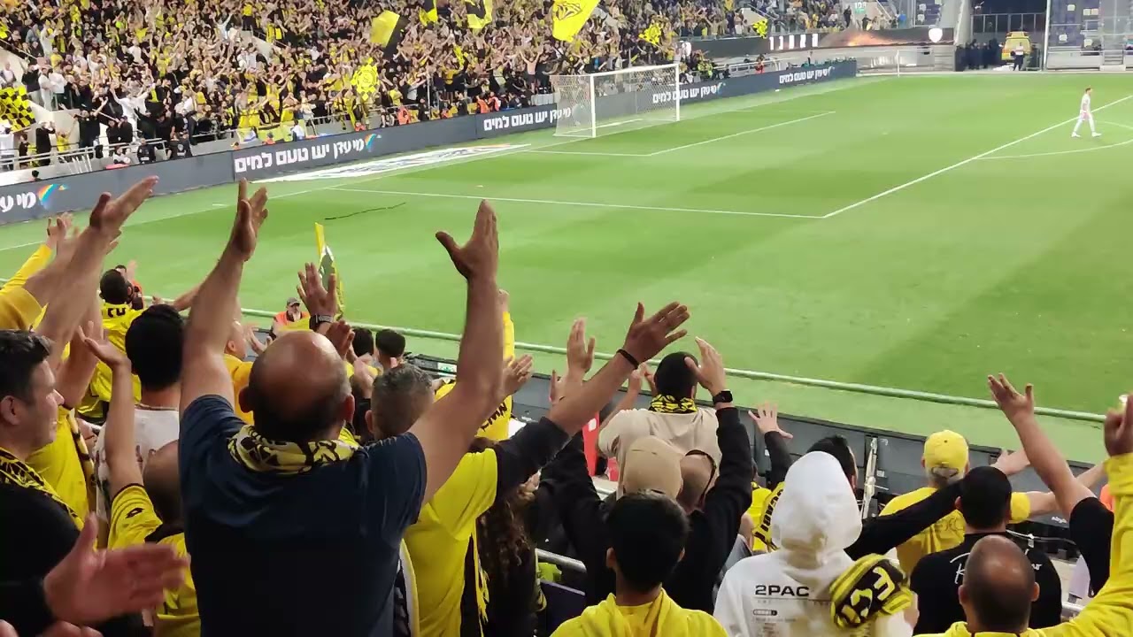 ברגעים מיציע ליציע 