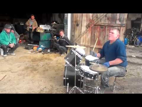 Ogłoszenie! Utalentowany perkusista poszukuje zespołu