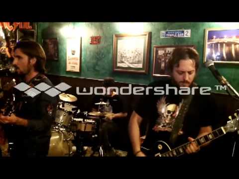 Di nostalgia si può morire - LE FORBICI DI ATROPO