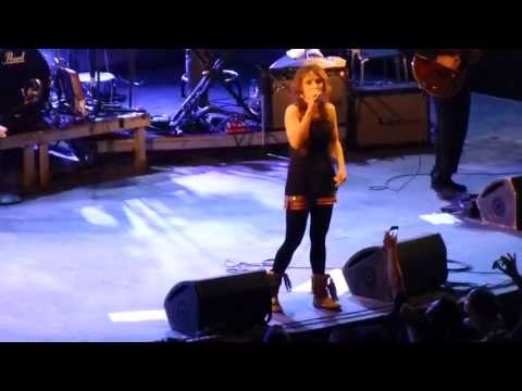 ZAZ - T'attends quoi (Athens 2013)
