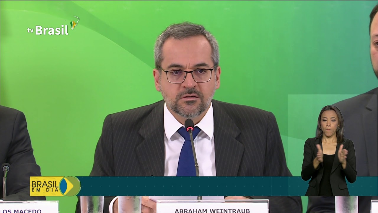 Ministro da Educação comenta resultados do Brasil no Pisa