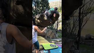 Video thumbnail of El Pirulo del Río, 6B. La Pedriza