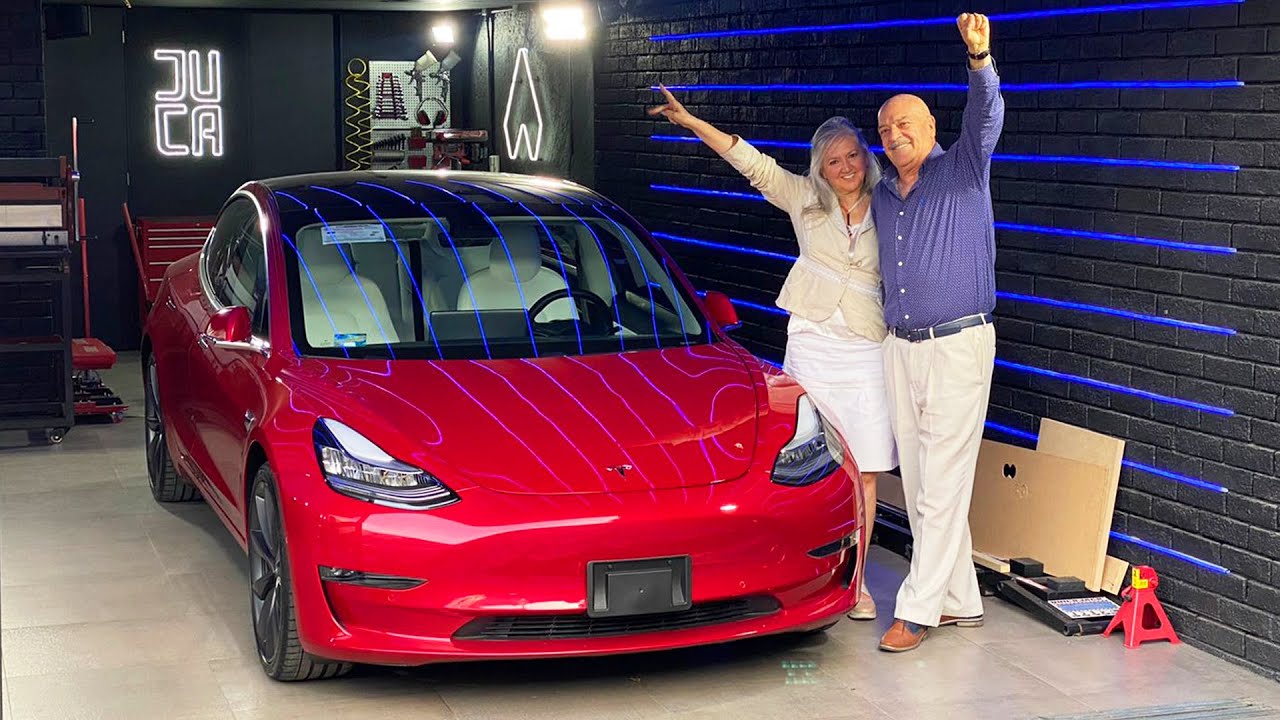¡MIS PAPÁS SE COMPRARON UN TESLA! | JUCA