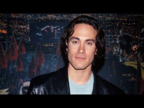 BRANDON LEE ACTOR KILLED FROM A GUNSHOT WOUND ON SET OF MOVIE The Crow Mysterious deaths