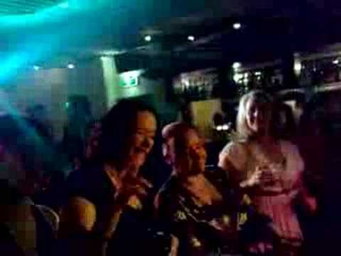 Feestpolitie in Tapperijke Hoeven