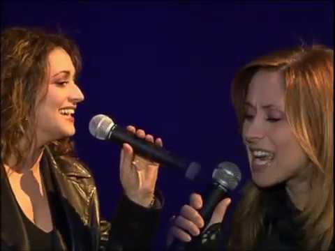 Lara Fabian - Ils s'aiment (en duo avec Claudia Meyer au Stade de France)