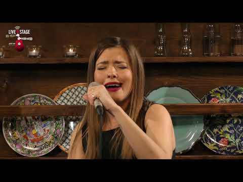 Ιουλία Καραπατάκη - Γεννήθηκα για να πονώ - Live Stage Web Project "Ζωντανοί Μουσικοί" (Official)