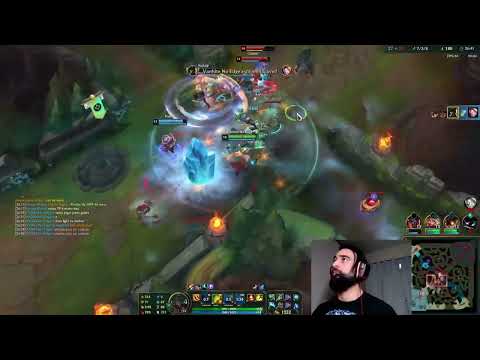 É NORMAL O GANGPLANK DAR ESSE DANO ?