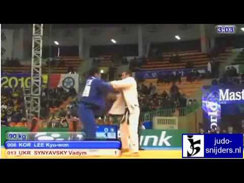 Judo 2010 Suwon: Kyu-won Lee (KOR) - Vadym Synyavsky (UKR) [-90kg].