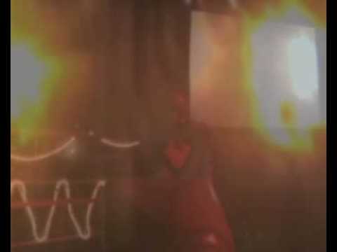 Little Eris - Catch a Spirit (Live at Clwb Ifor Bach)