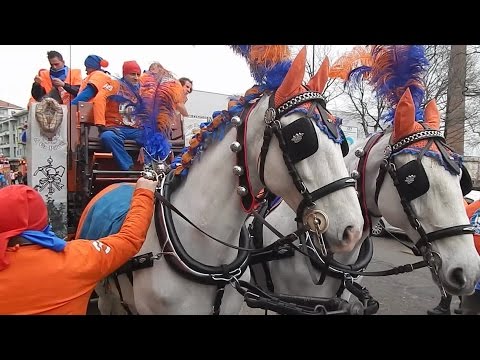 Inquadramento carri da getto lunedì 16 febbraio - video 2 - Carnevale Ivrea 2015
