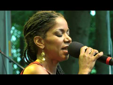 Nancy Vieira - Amor Di Mundo - LIVE at Afrikafestival Hertme 2014