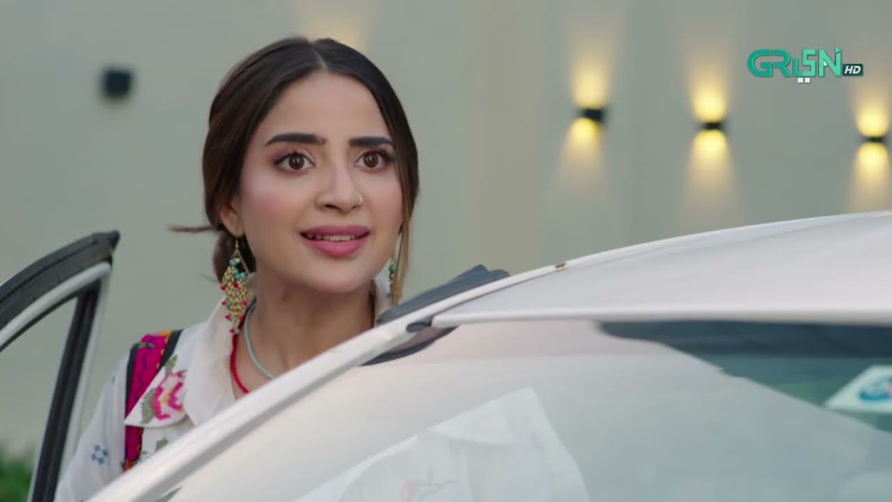 Tumhain Darr Nahi Laga Yeh Karte Huay | Faaslay | Ali Ansari - Saboor Aly | Green TV