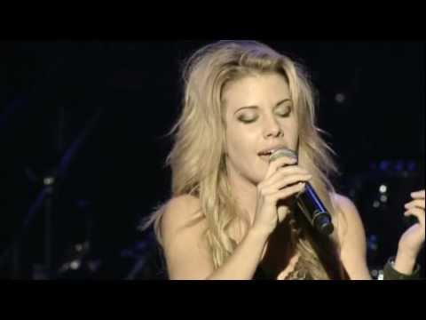 Jasmine Rae - Top Of The World (Live)