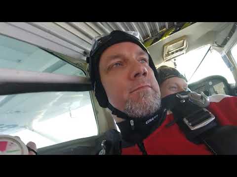 2020 09 05 Krille Carlsson hoppar fallskärm