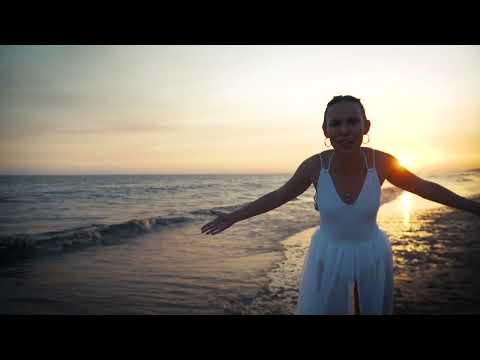 Ana Lyss   Volví a Ser    Oficial