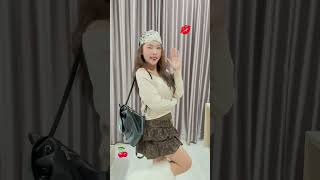 Download lagu Jangan lupa follow IG aku @kellymoncheriee🍒 #youtubeexplore #outfit #kellymoncherie #youtubeshorts mp3