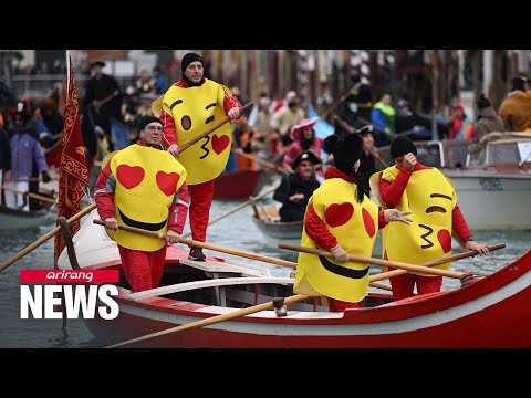 Thousands gather as Venice Carnival kicks off