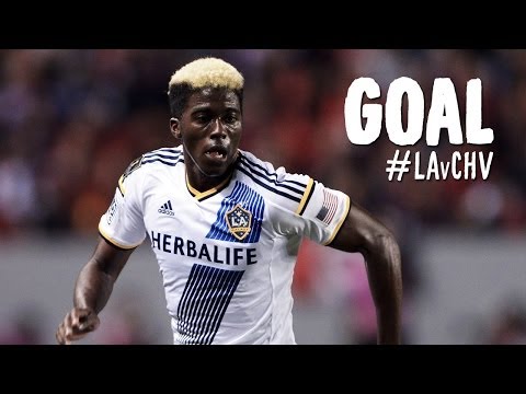 GOAL: Gyasi Zardes ties it up with a powerful header | Los Angeles Galaxy vs. Chivas USA